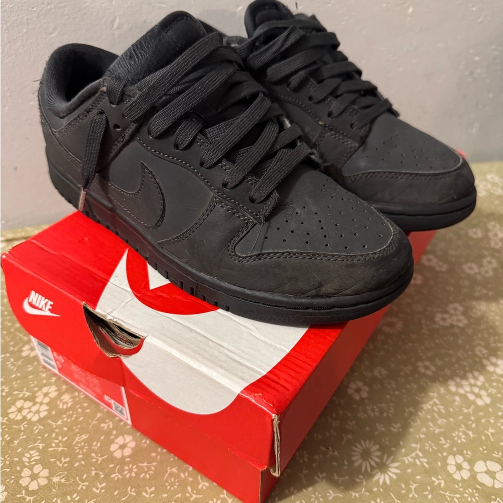 Nike Dunk Low Sneakers